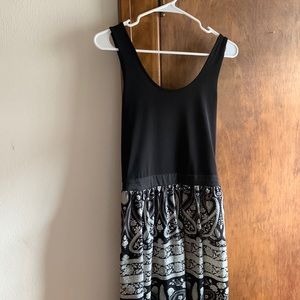 Black and white print dress. Size small